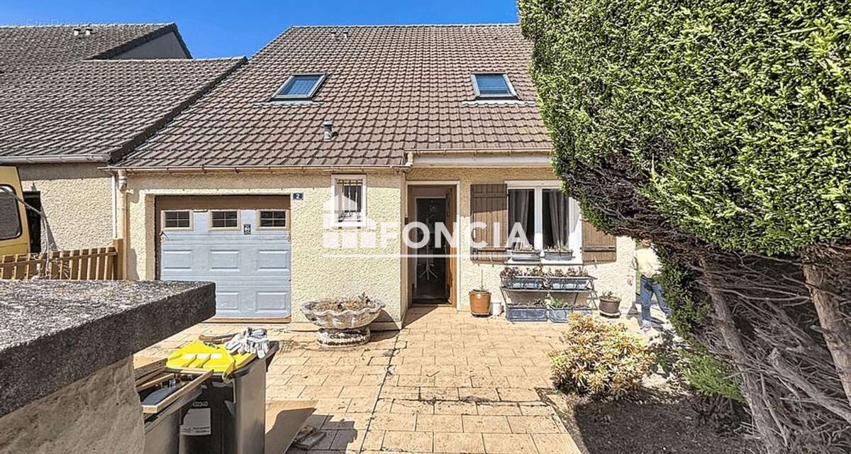 Maison familiale avec véranda, sous-sol complet et beau terrain arboré – Trouville-sur-Mer - photo 3