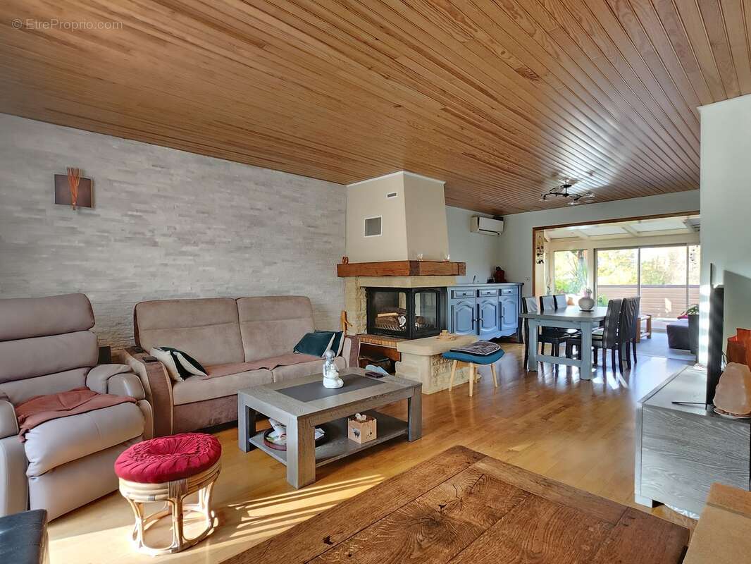 Maison à CONDAT-SUR-VIENNE