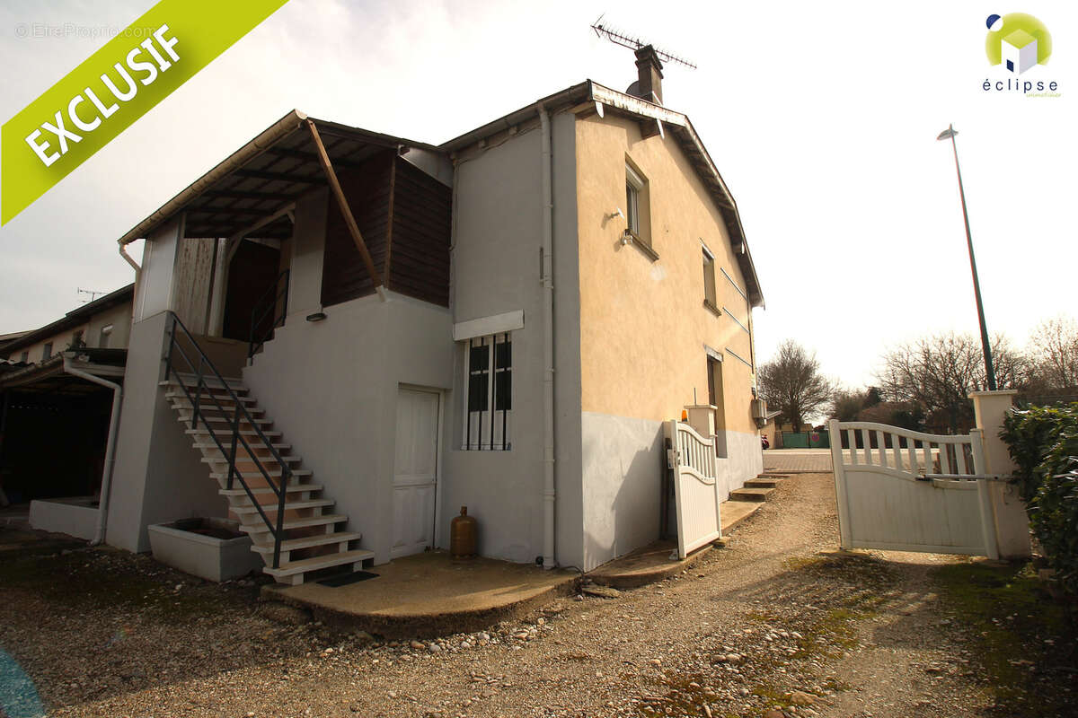 Maison à POLLIAT