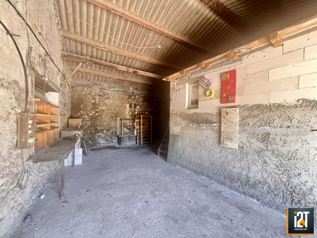 Maison à SAINTE-ANASTASIE