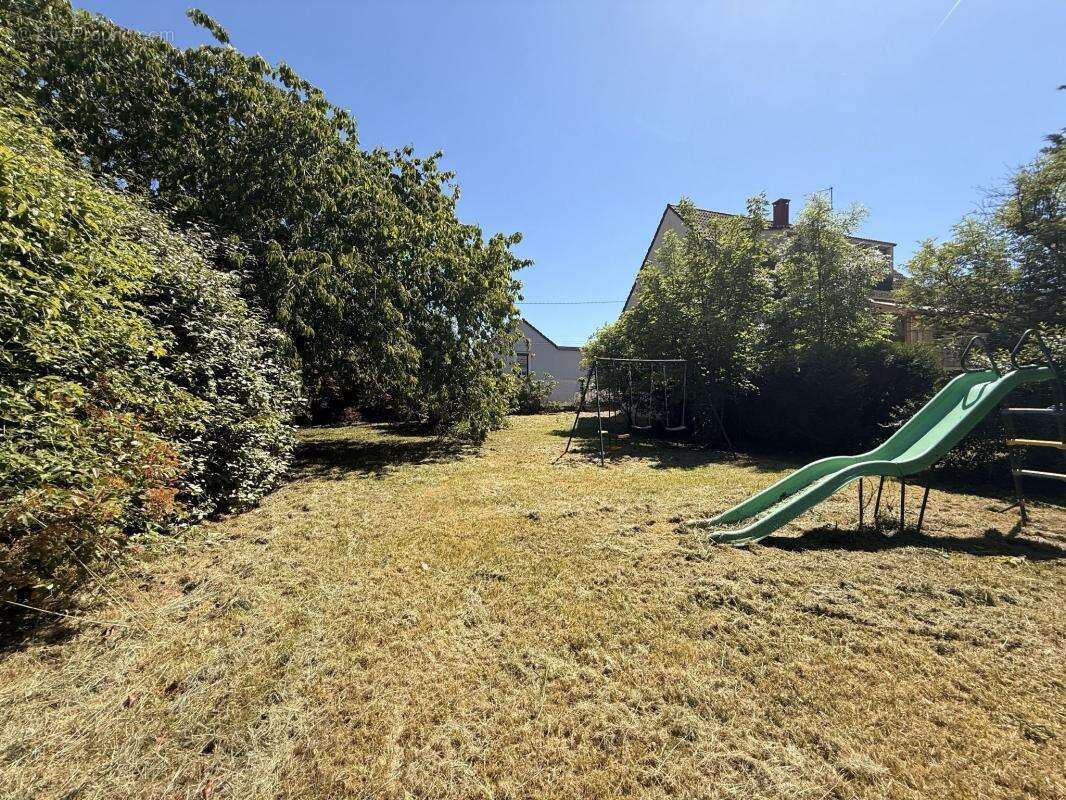 Maison Individuelle - Un jardin sans vis-à-vis, bordé par la rivière, dans un écrin de verdure - photo 22