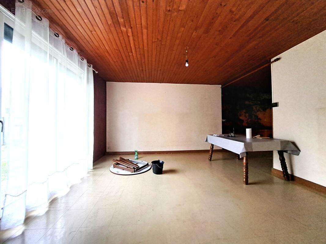 Maison à MONTIGNAC-CHARENTE