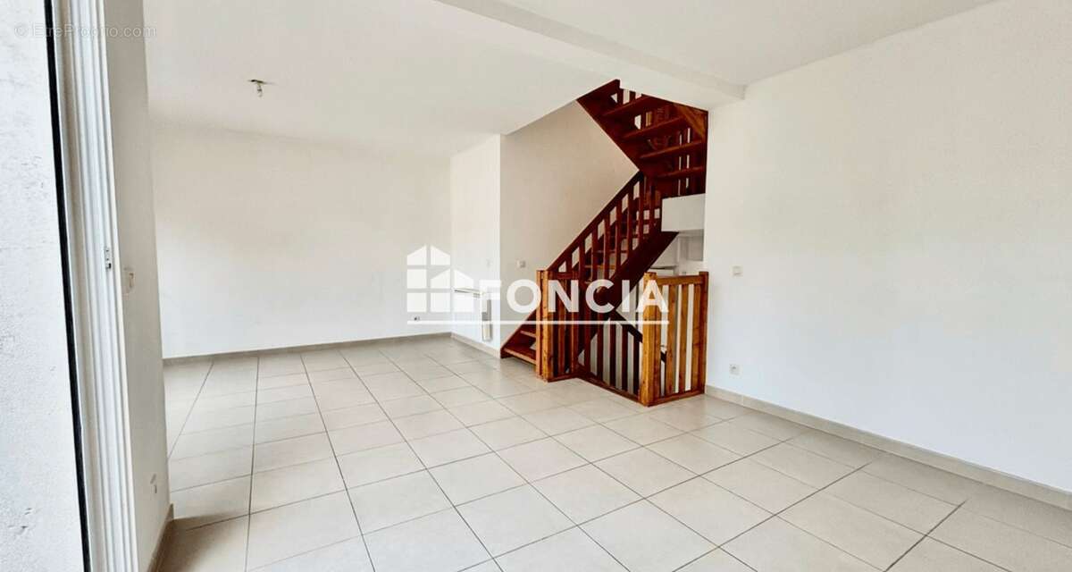 Maison à COURNONSEC