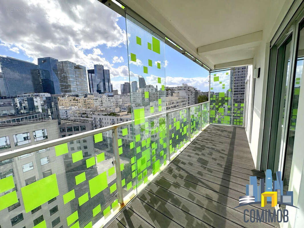 Appartement à COURBEVOIE
