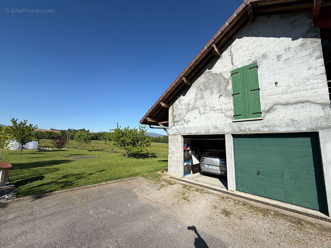 Maison à BASSY