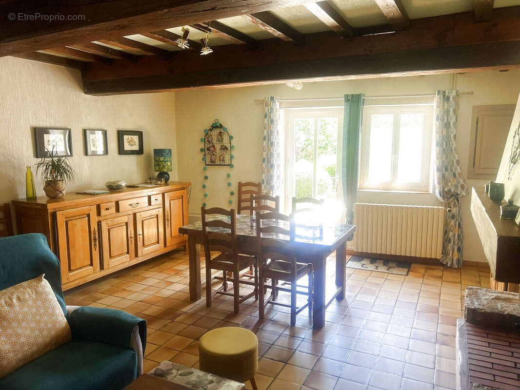 Maison à CHAROLLES