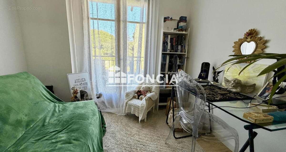 Appartement à SAINT-CYR-SUR-MER