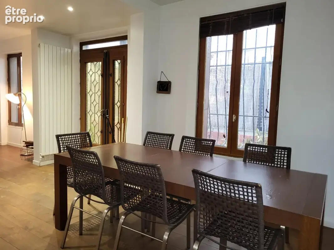Pièce de vie - côté salle à manger