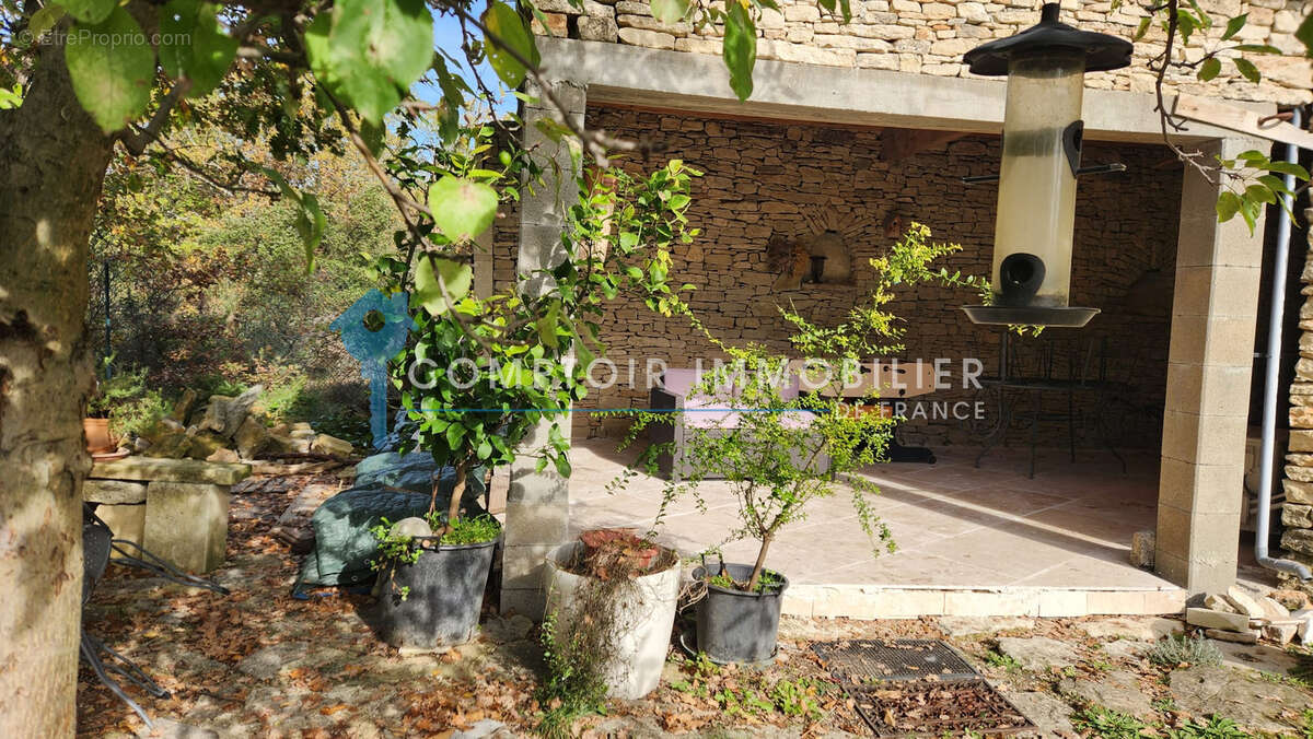 Dept 84 - Gordes - Belle bâtisse au calme - 164 m2 de surface habitables + dépendance à aménager et grenier su - photo 24
