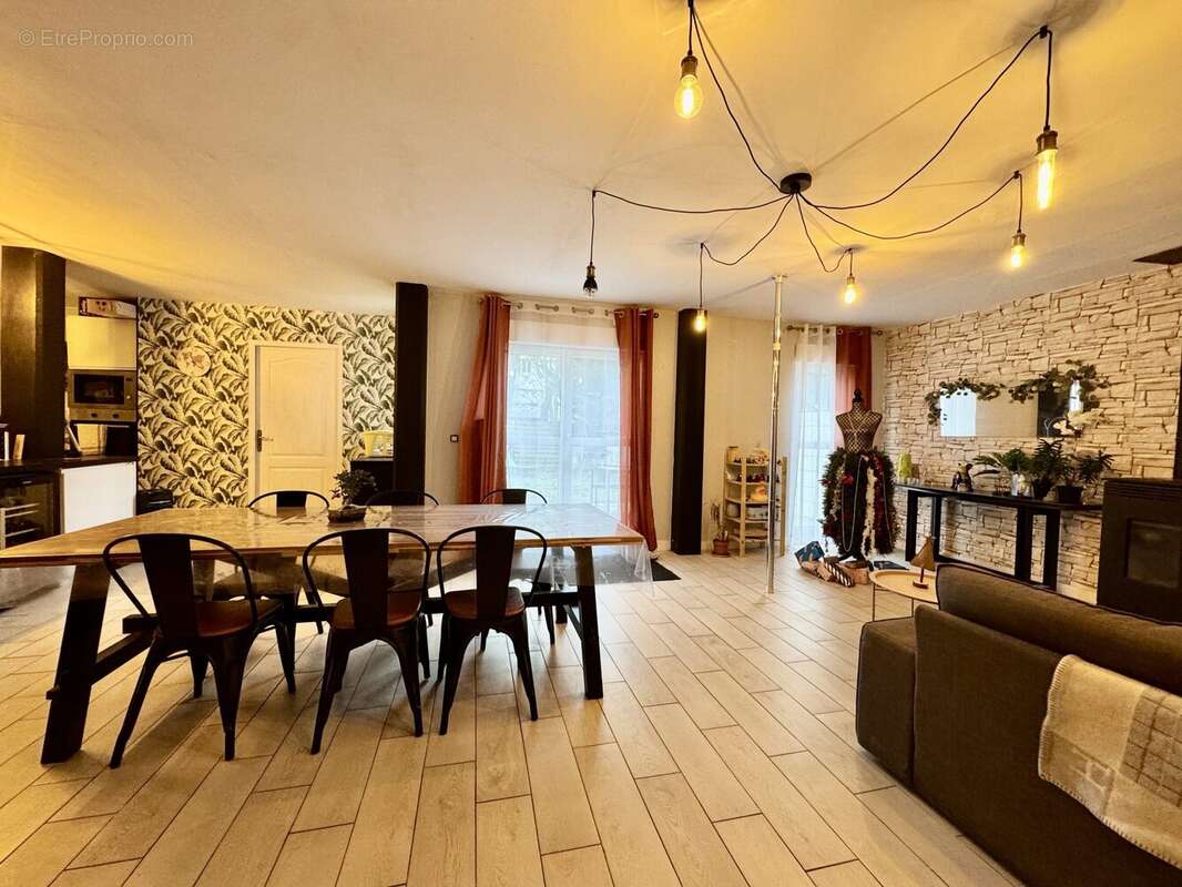 Maison à VAL-DE-REUIL