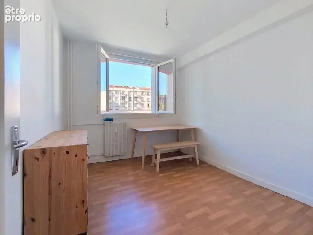 Appartement T3 de 53,72 m2 - LYON 6 - photo 4