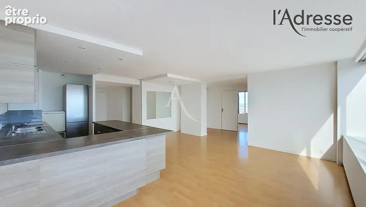 PUTEAUX/ LA DEFENSE - DERNIER ETAGE : appartement  4 pièces de 94m² avec cave et double parking - photo 3