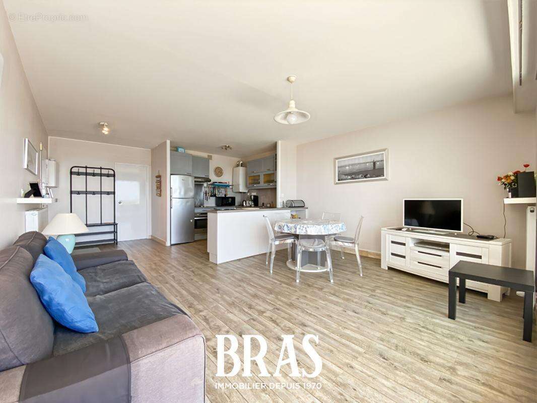 A vendre Appartement 3 pièces - 60 m² -Vue mer exceptionnelle - Accès direct à la plage de Sainte-Marguerite - photo 6
