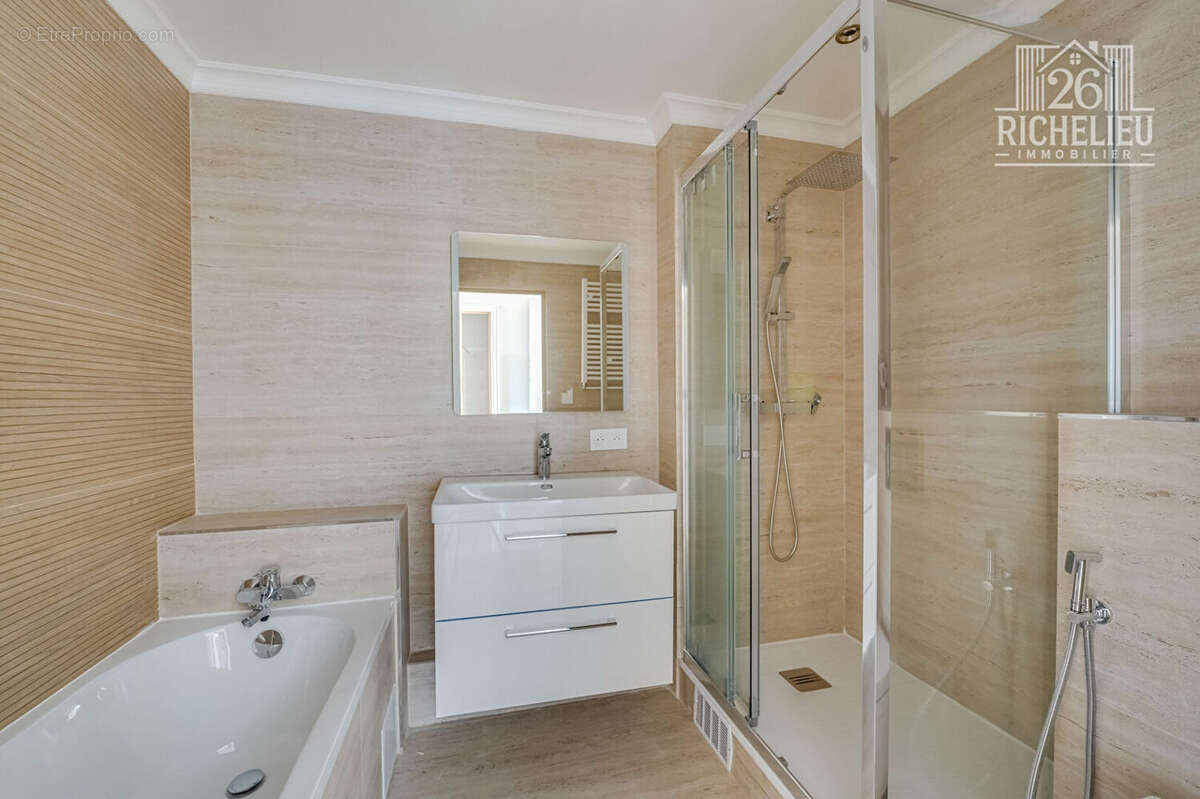 Appartement à PARIS-12E