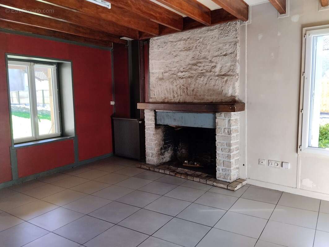 Maison à LOUBILLE