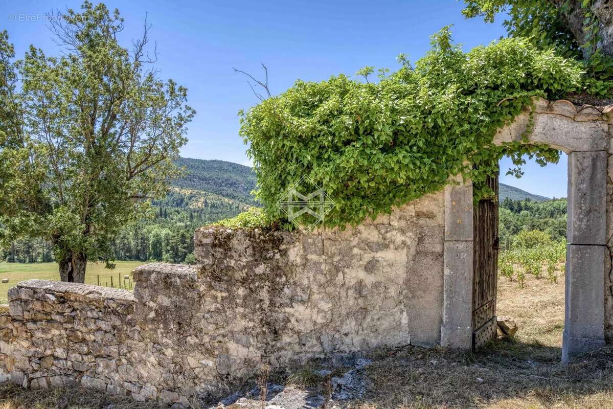 Exclusivité. Château du XVIe siècle – Domaine d'exception de 18 hectares au cœur de l'arrière-pays grassois - photo 21