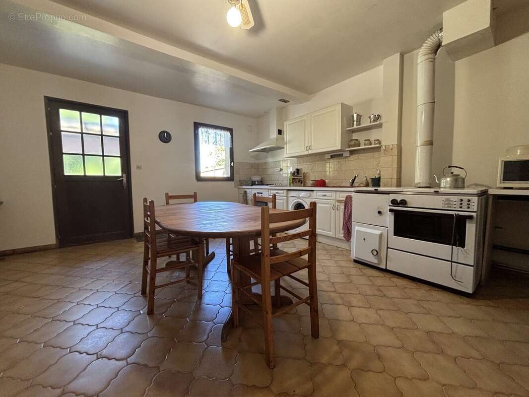 Maison 168 m² à Saint-Paul-Les-Romans  - photo 7