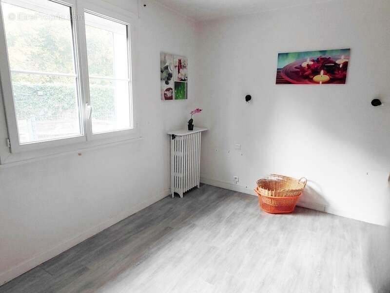 Maison à BRIENON-SUR-ARMANCON