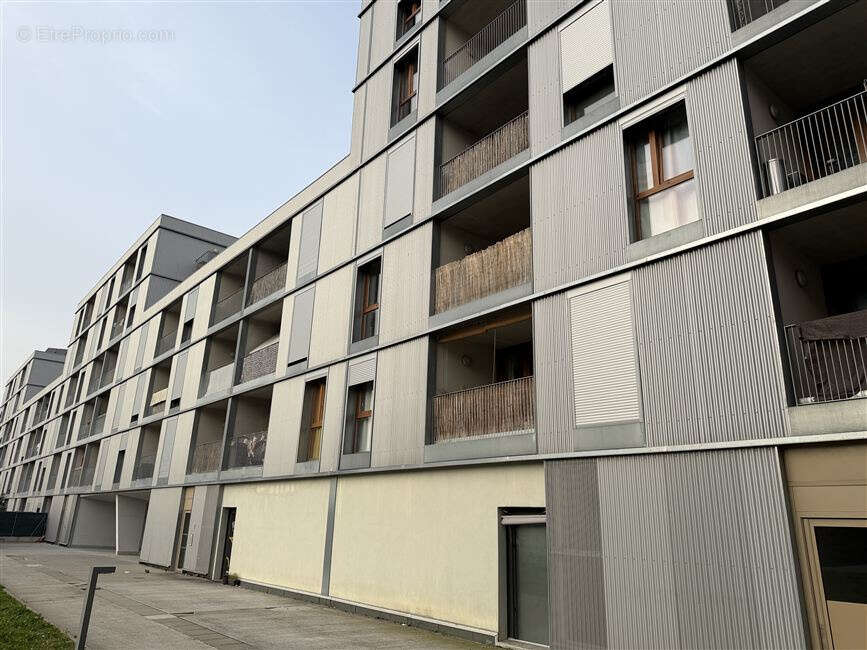 Appartement à BEAUZELLE