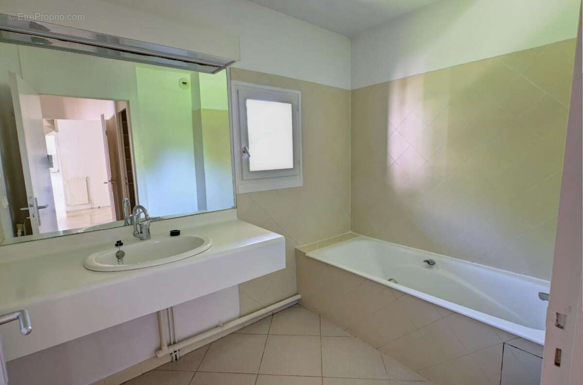 Appartement à MEYLAN