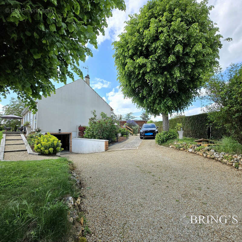 Maison 104 m² à Saint-Lubin-Des-Joncherets  - photo 2