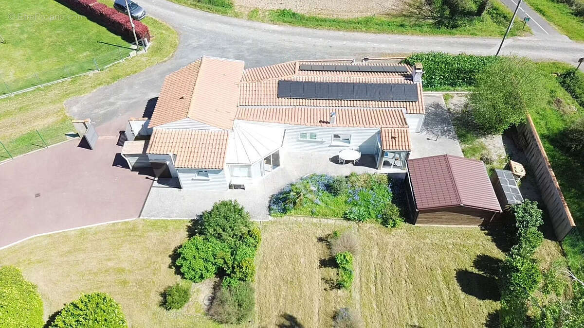 Maison à AIZENAY