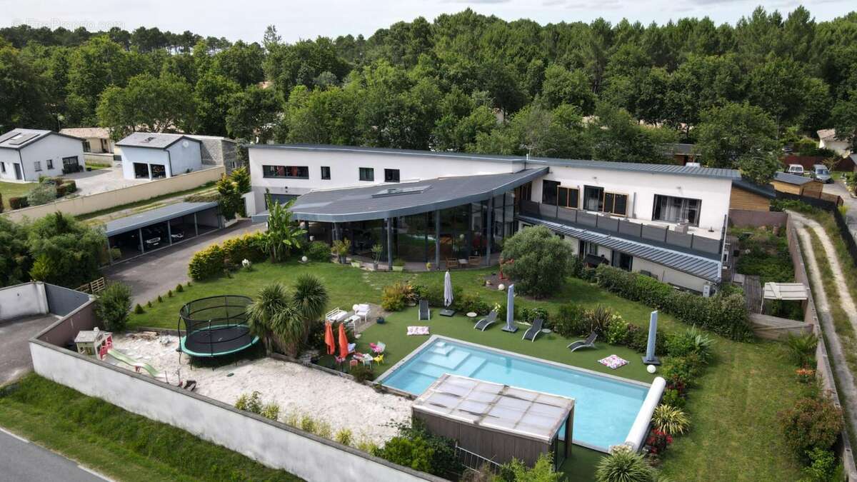 Maison à LACANAU