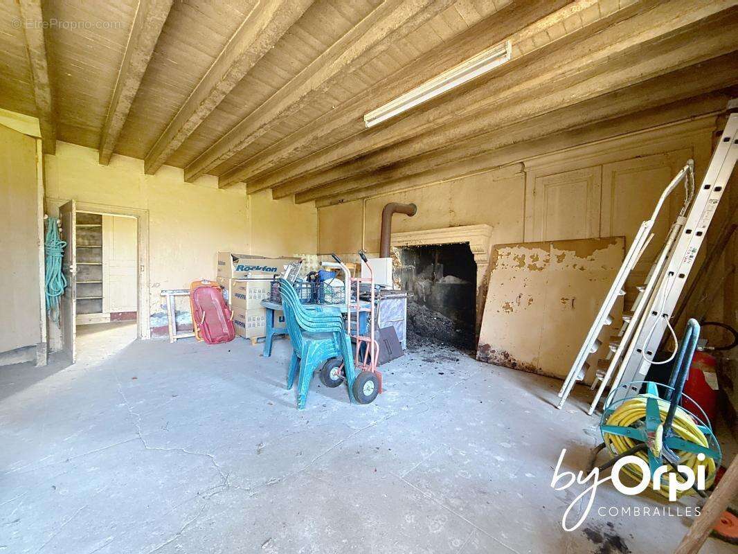 Maison à ARS-LES-FAVETS