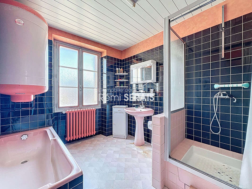 Maison à CONDE-SUR-NOIREAU