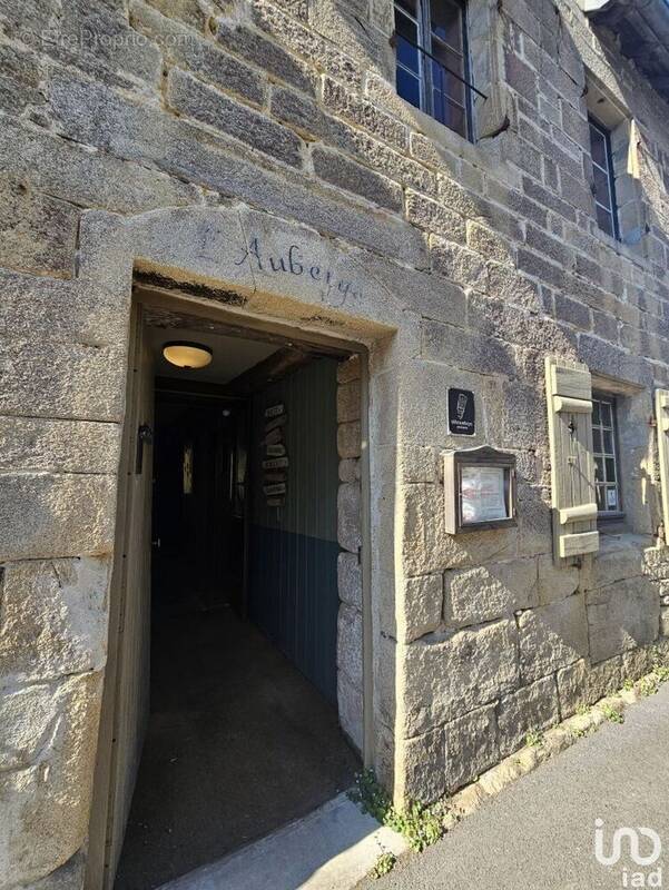 Photo 1 - Commerce à AUDIERNE