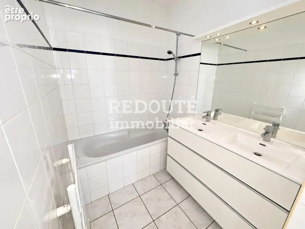 Reims – place du forum (proche boulingrin)  appartement t4 avec parking - photo 16