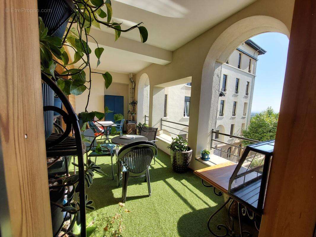 Appartement à MORNANT