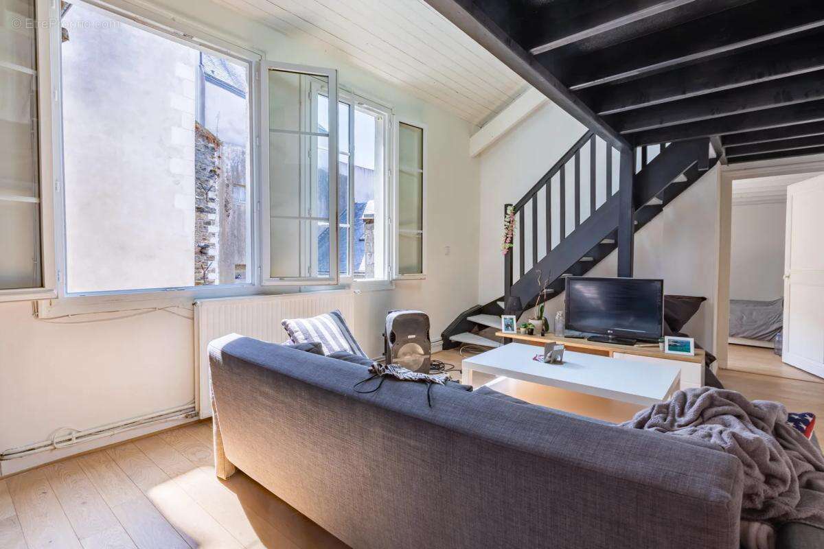T3 duplex spacieux et atypique – Quartier Place du Cirque - photo 3