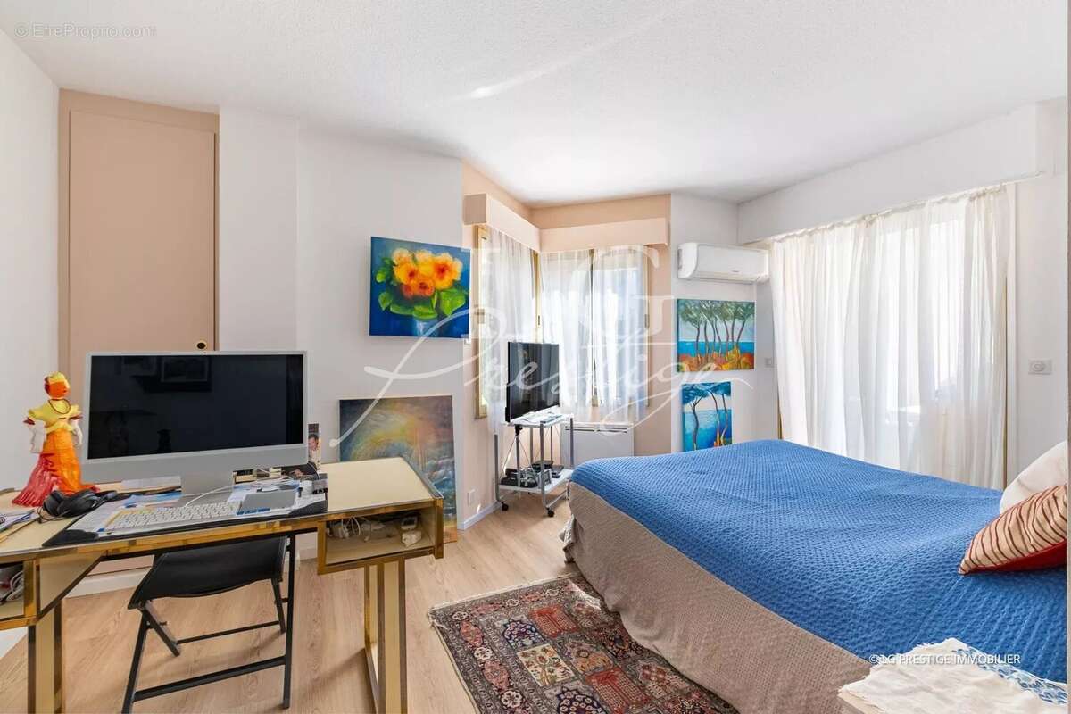Appartement à MANDELIEU-LA-NAPOULE