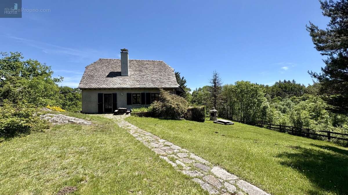 Maison à LAGUIOLE