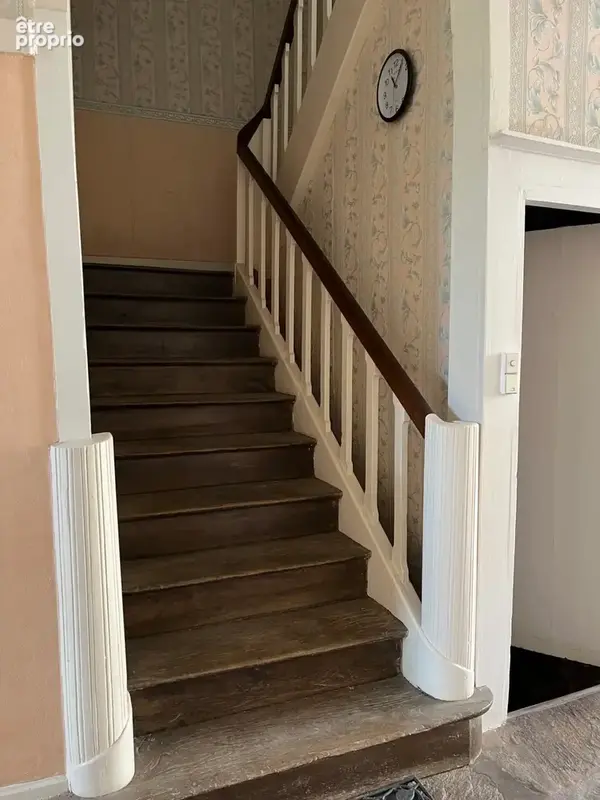 Coussac Bonneval, immeuble de 5 appartements, dépendances et terrain - photo 16