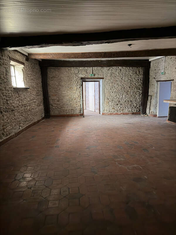 En exclusivité, murs commerciaux  d'une bâtisse de 396 m2 environ (ancien Bar-restaurant + logement) 38510 - photo 10