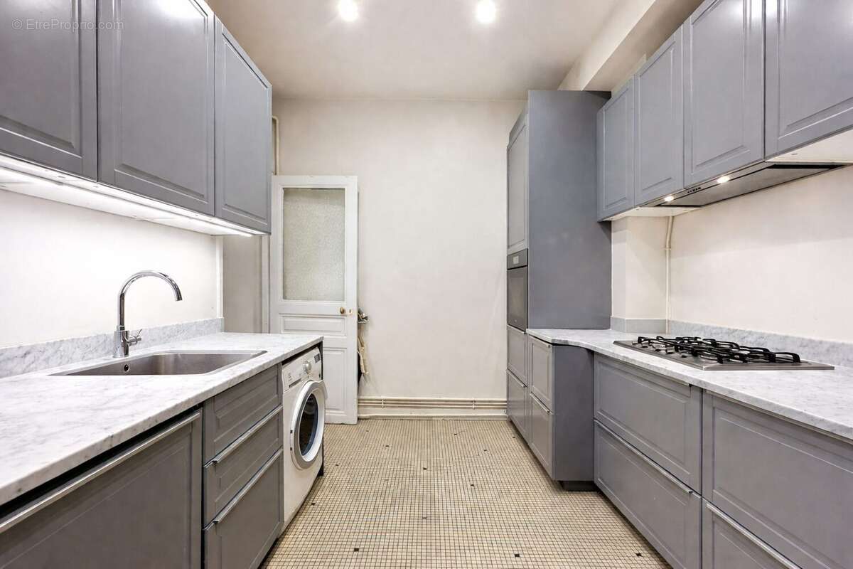 Appartement à PARIS-6E