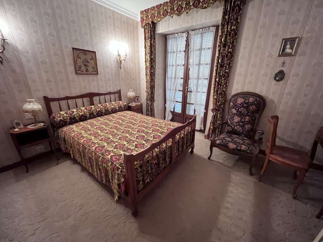 Chambre 1 - Maison à NEUVIC