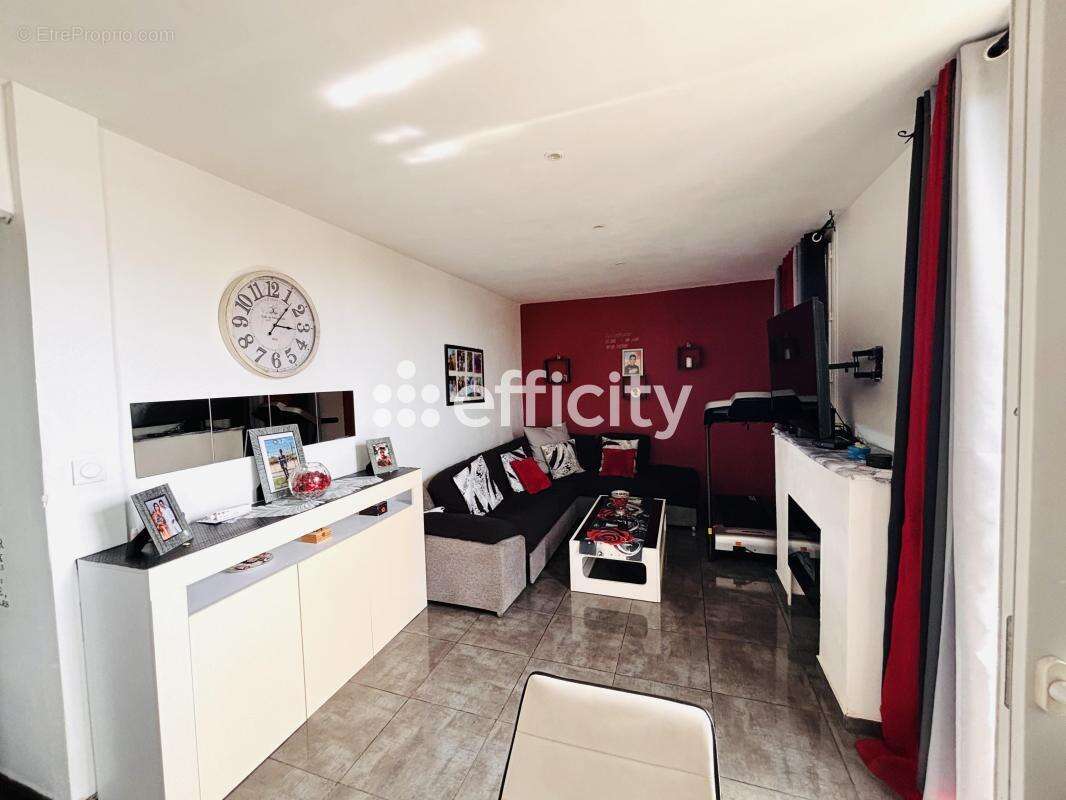 Appartement à MARSEILLE-9E