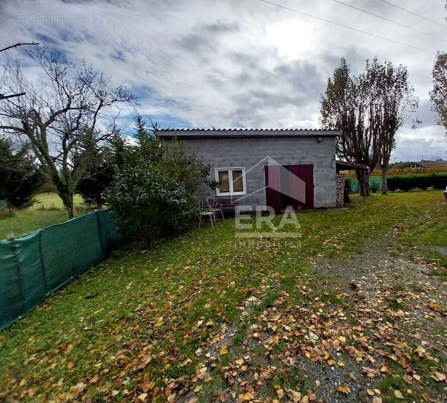 Maison à SAINT-CHRISTOLY-DE-BLAYE