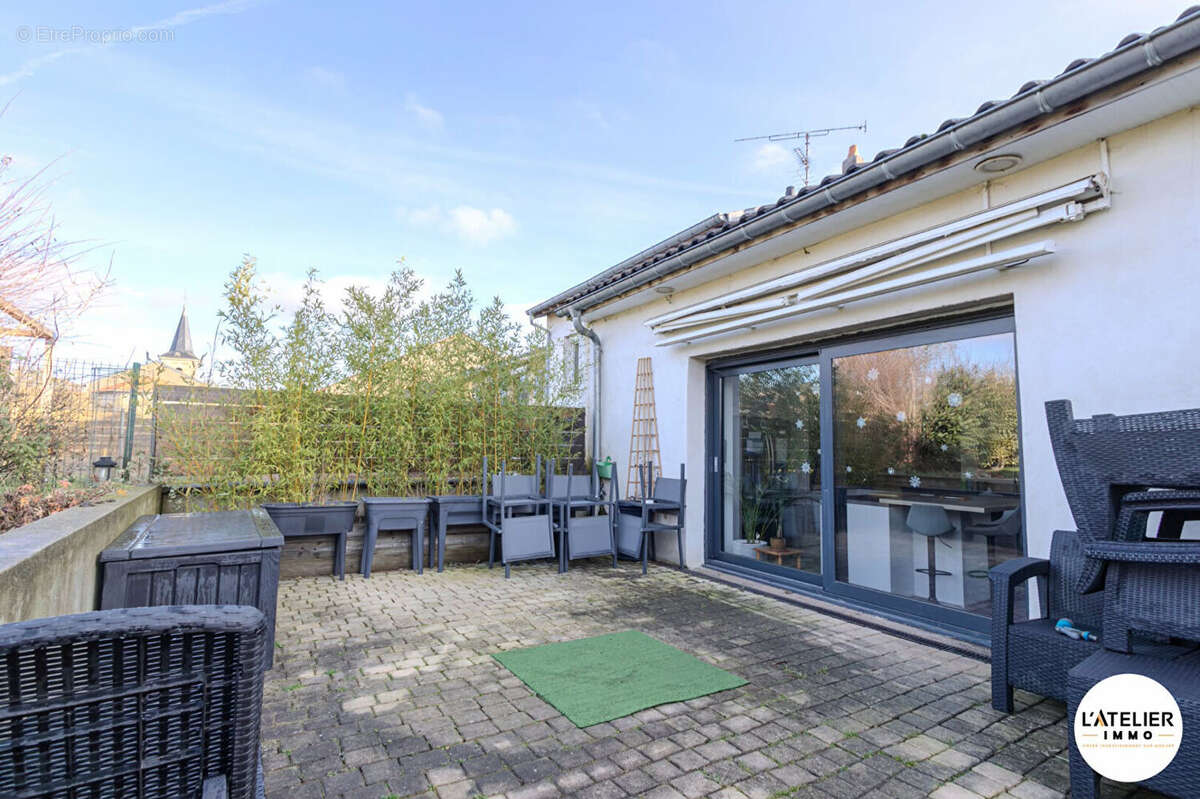 Maison à VELAINE-SOUS-AMANCE