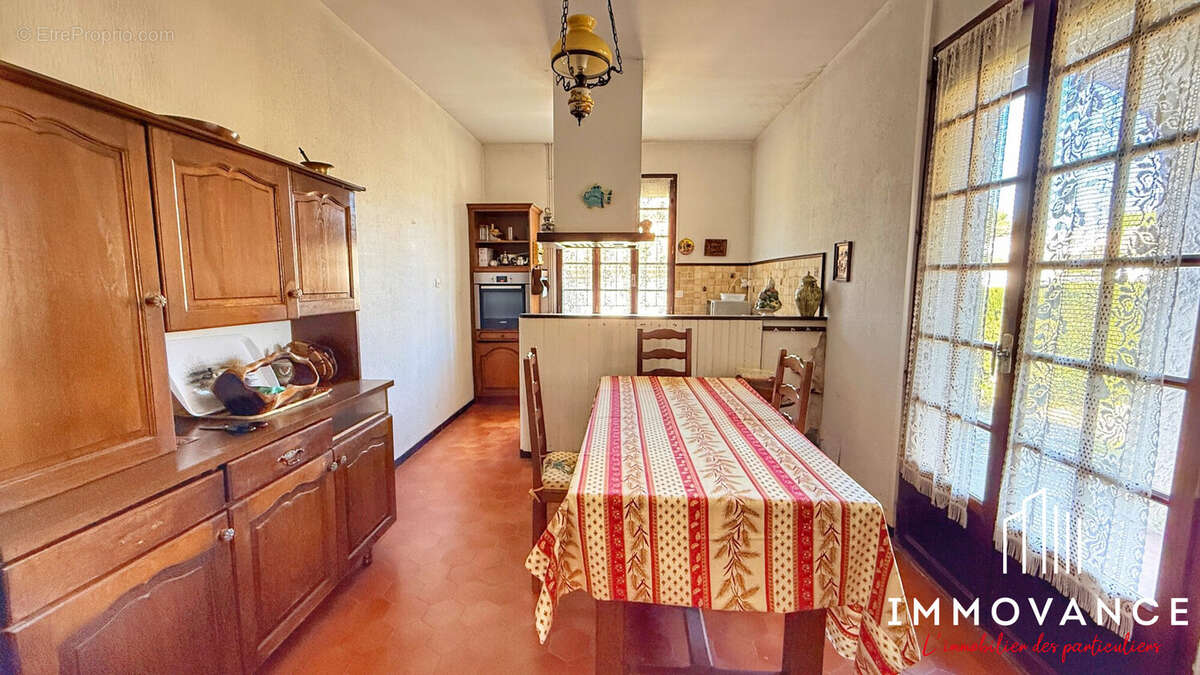 Maison à SAINT-BRES