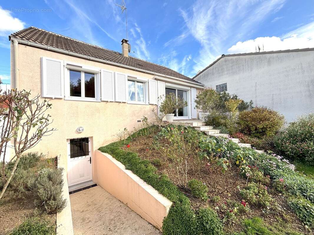 Maison à CORBEIL-ESSONNES