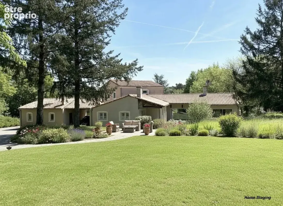 Maison à LIGUGE