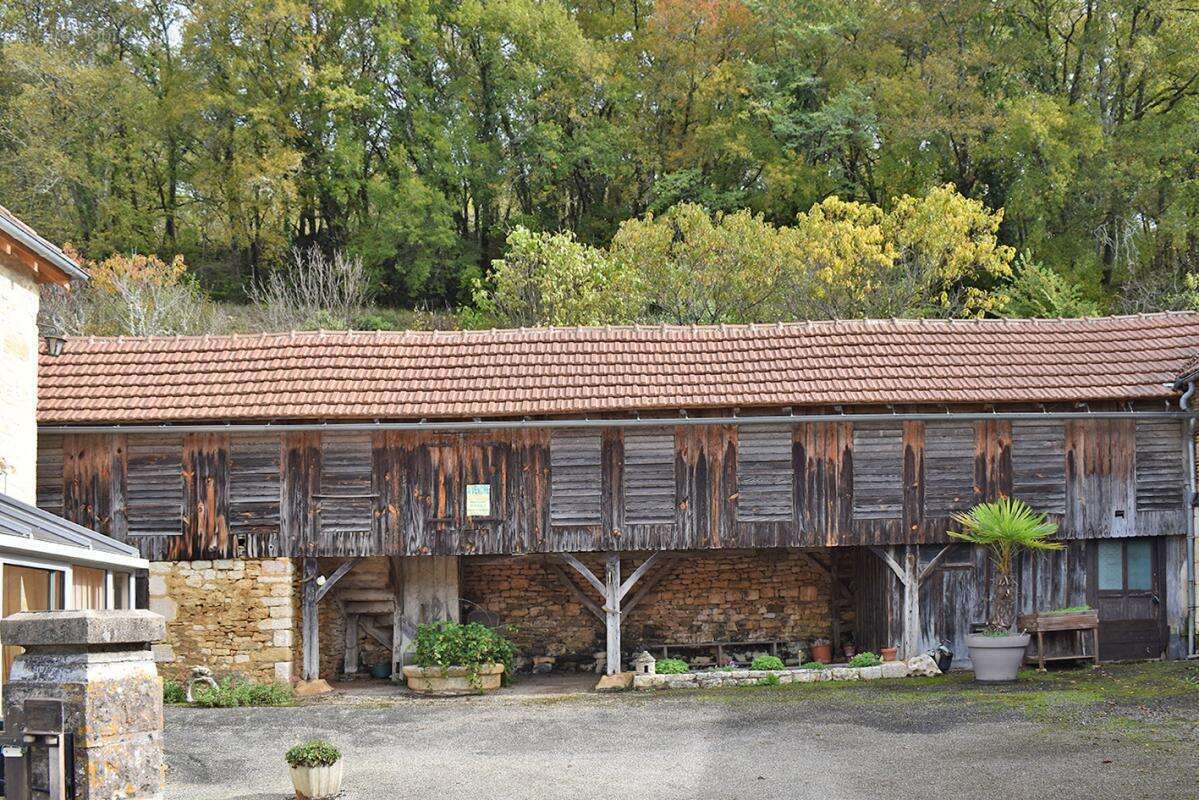 Corps de ferme Coly Saint Amand 6 pièce(s) 111 m2 - photo 6