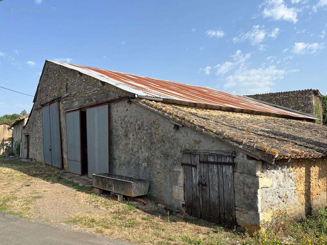 Maison à VIVONNE