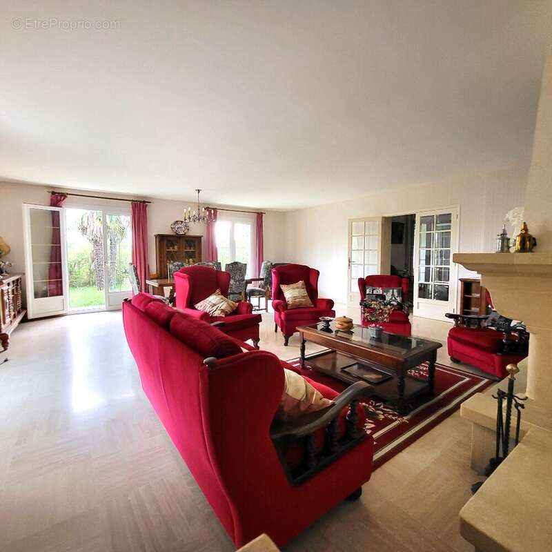 Maison à BELLEGARDE