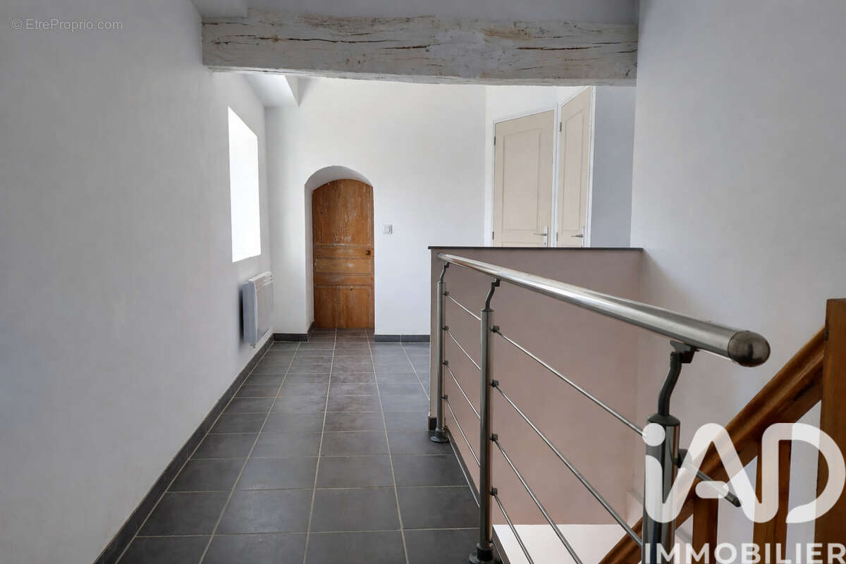 Maison 160 m² à Noisy-Rudignon  - photo 6