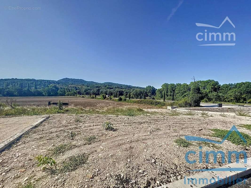 Terrain à MORMOIRON